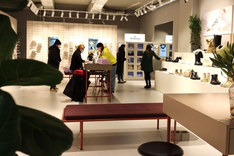 Ein Laden der Modemarke Copenhagen beim Start der neuen Taschenkollektion